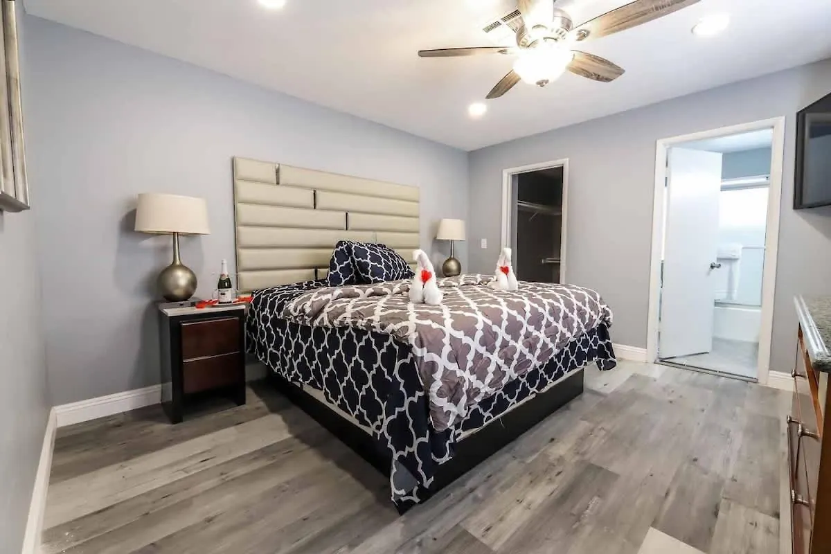 Сasa de vacaciones Vegas Living Gorgeous Home With Pool Near The Strip Las Vegas