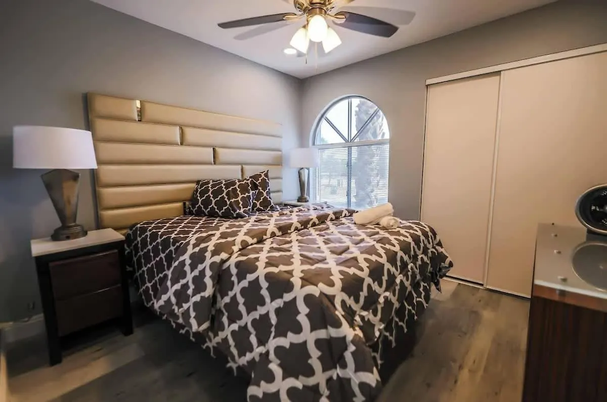 Vegas Living Gorgeous Home With Pool Near The Strip Las Vegas