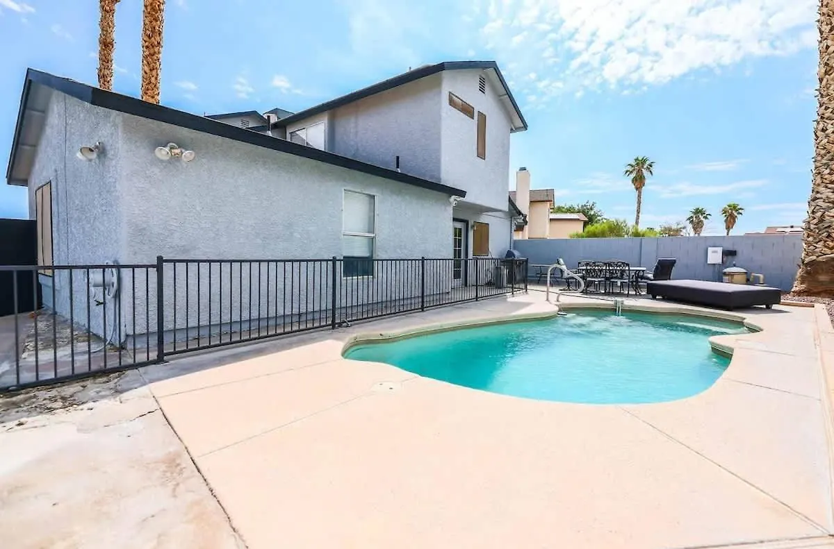 Vegas Living Gorgeous Home With Pool Near The Strip Las Vegas 0*,  Estados Unidos