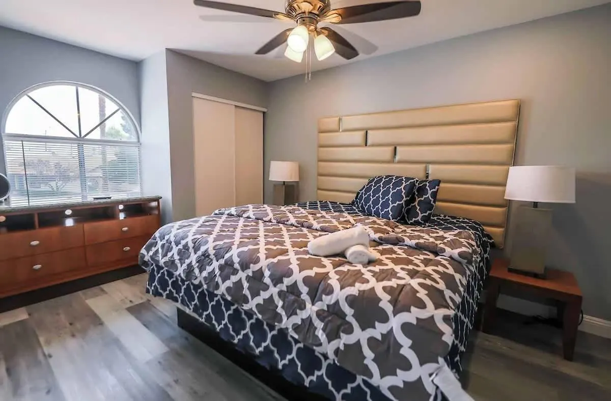 Сasa de vacaciones Vegas Living Gorgeous Home With Pool Near The Strip Las Vegas