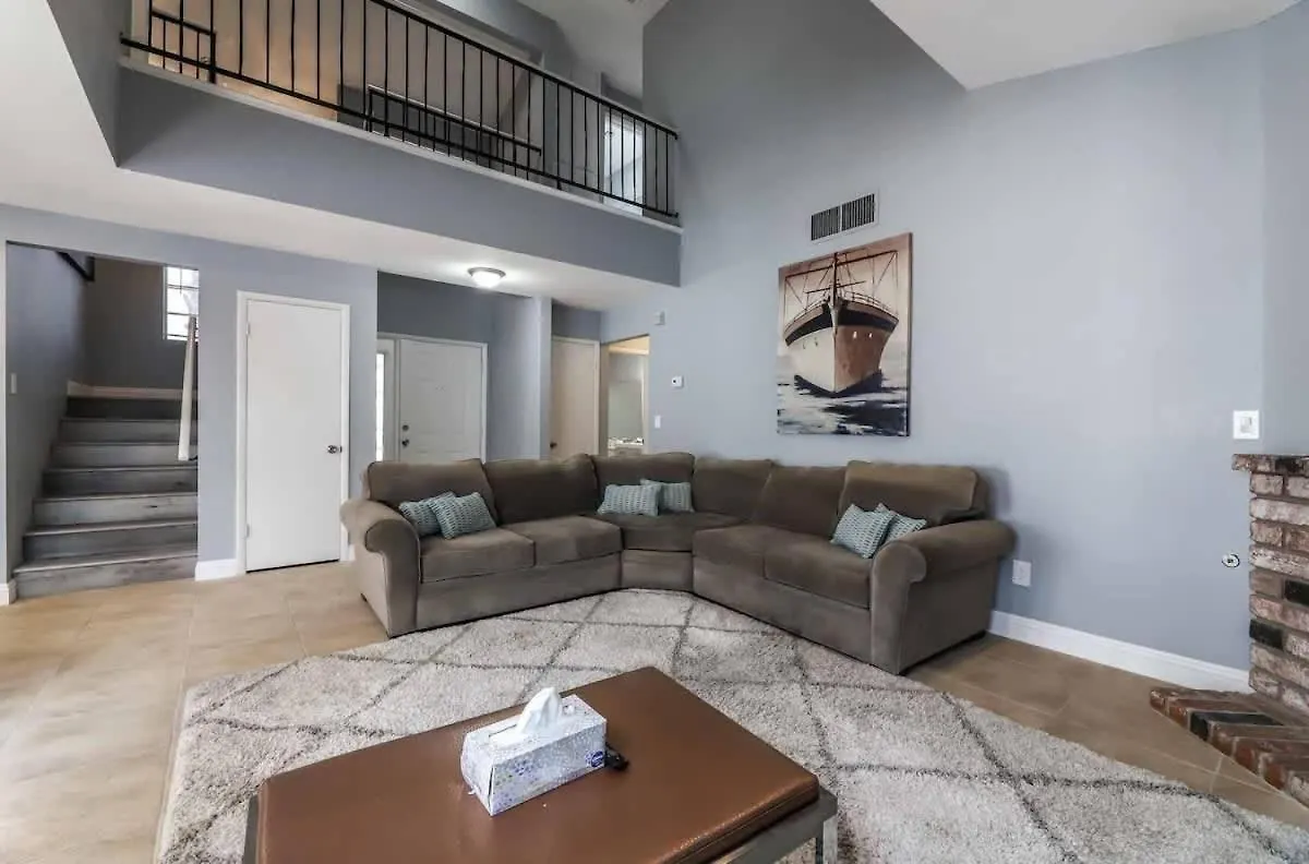 Сasa de vacaciones Vegas Living Gorgeous Home With Pool Near The Strip Las Vegas