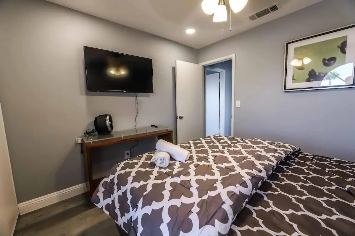 Сasa de vacaciones Vegas Living Gorgeous Home With Pool Near The Strip Las Vegas